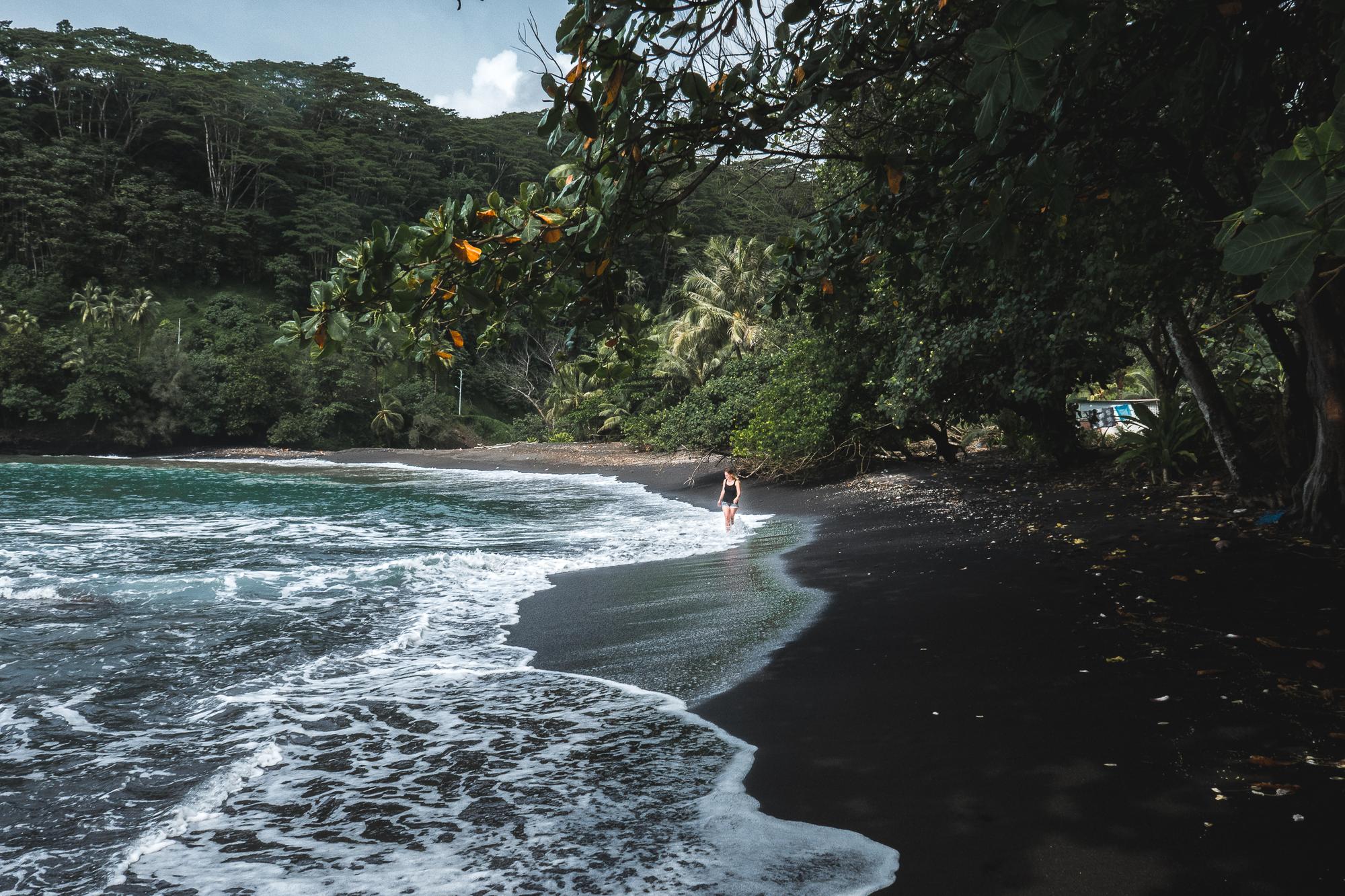 que faire a tahiti-tahiti-plage de sable noir-polynésie